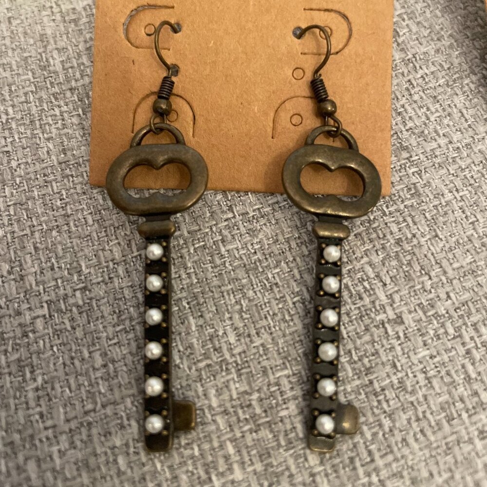 Key earrings - Picture 3 of 3